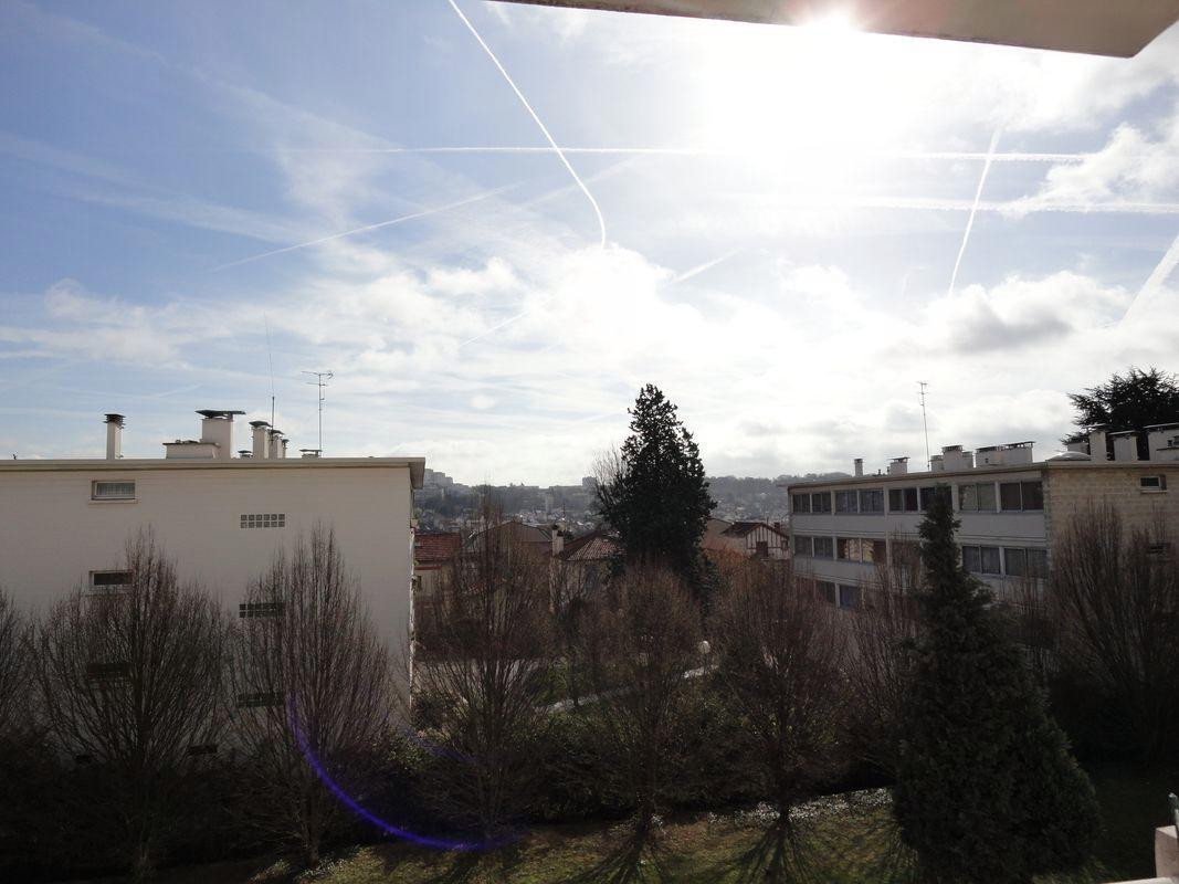 
                                                Location
                                                 Appartement 2 p bourg la reine