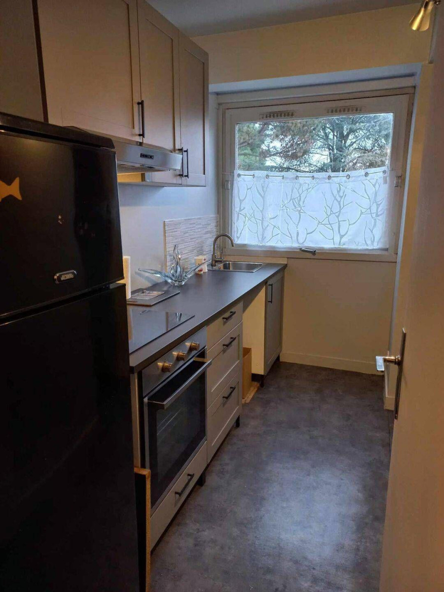
                                                Location
                                                 Appartement 2 p résidenceprivee Boussy-St-Antoine