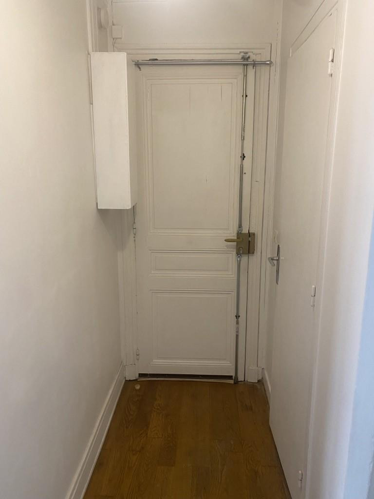 
                                                Location
                                                 Appartement 2 pièces 26 m2 Paris 11è Nation