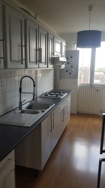 
                                                Location
                                                 Appartement 2 pièces 34 m2 lumineux balcon