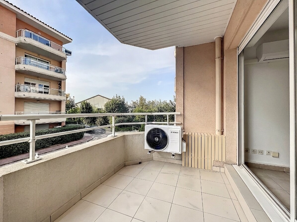 
                                                Location
                                                 Appartement  - 2 pièces  - 35.82 m²