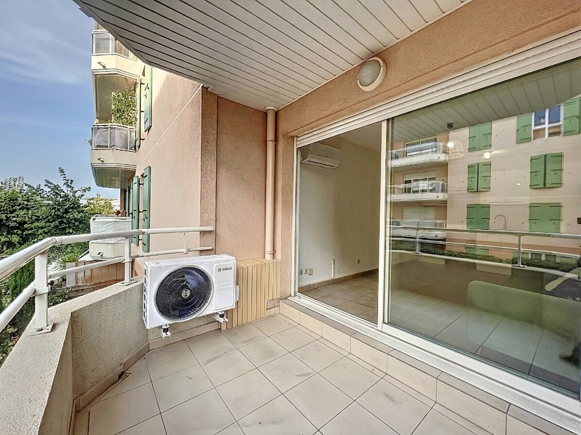 
                                                Location
                                                 Appartement  - 2 pièces  - 35.82 m²