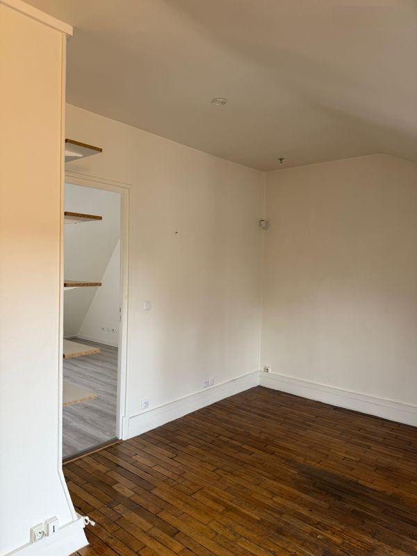 
                                                Location
                                                 Appartement 2 pièces 36M2 à louer rénové et isolé