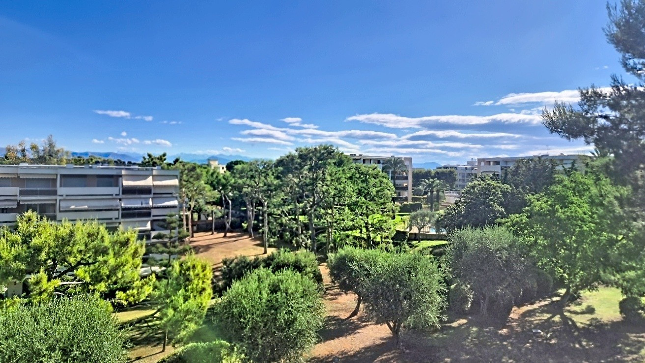 
                                                Vente
                                                 Appartement  - 2 pièces  - 37.4 m²