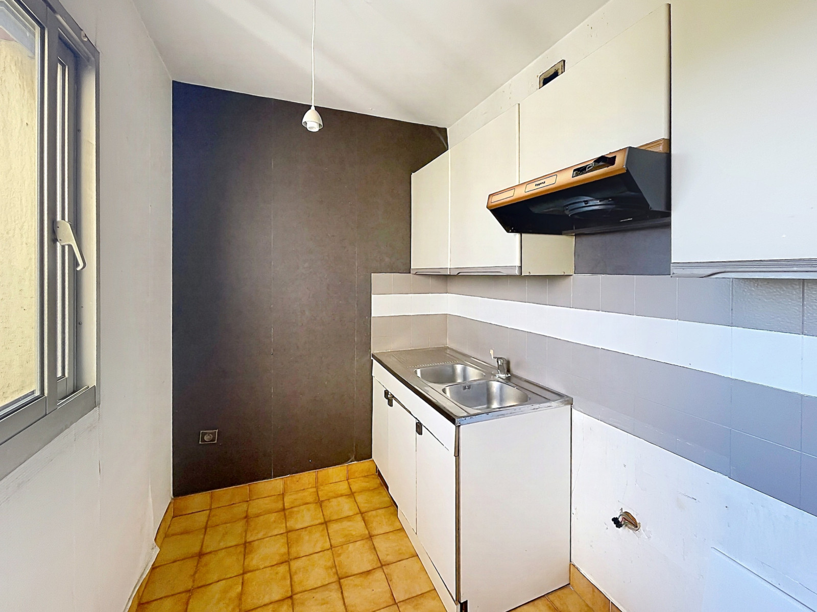 
                                                Vente
                                                 Appartement  - 2 pièces  - 37.4 m²