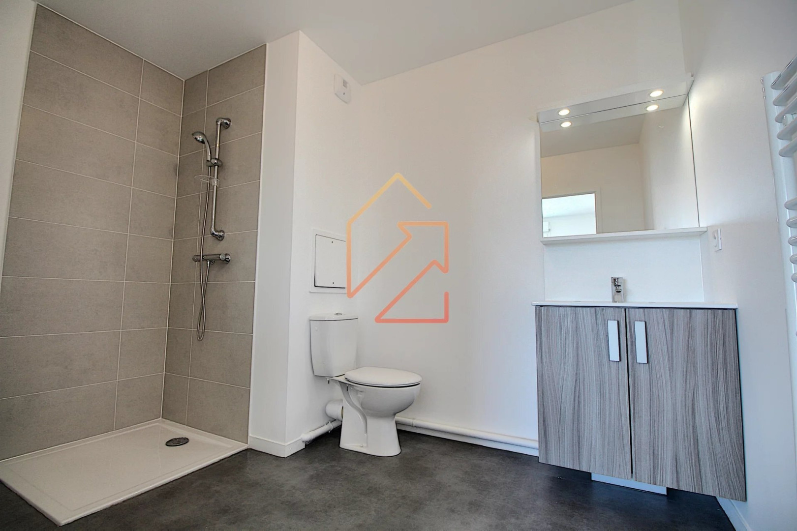 
                                                Location
                                                 Appartement 2 pièces 37m²  avec parking