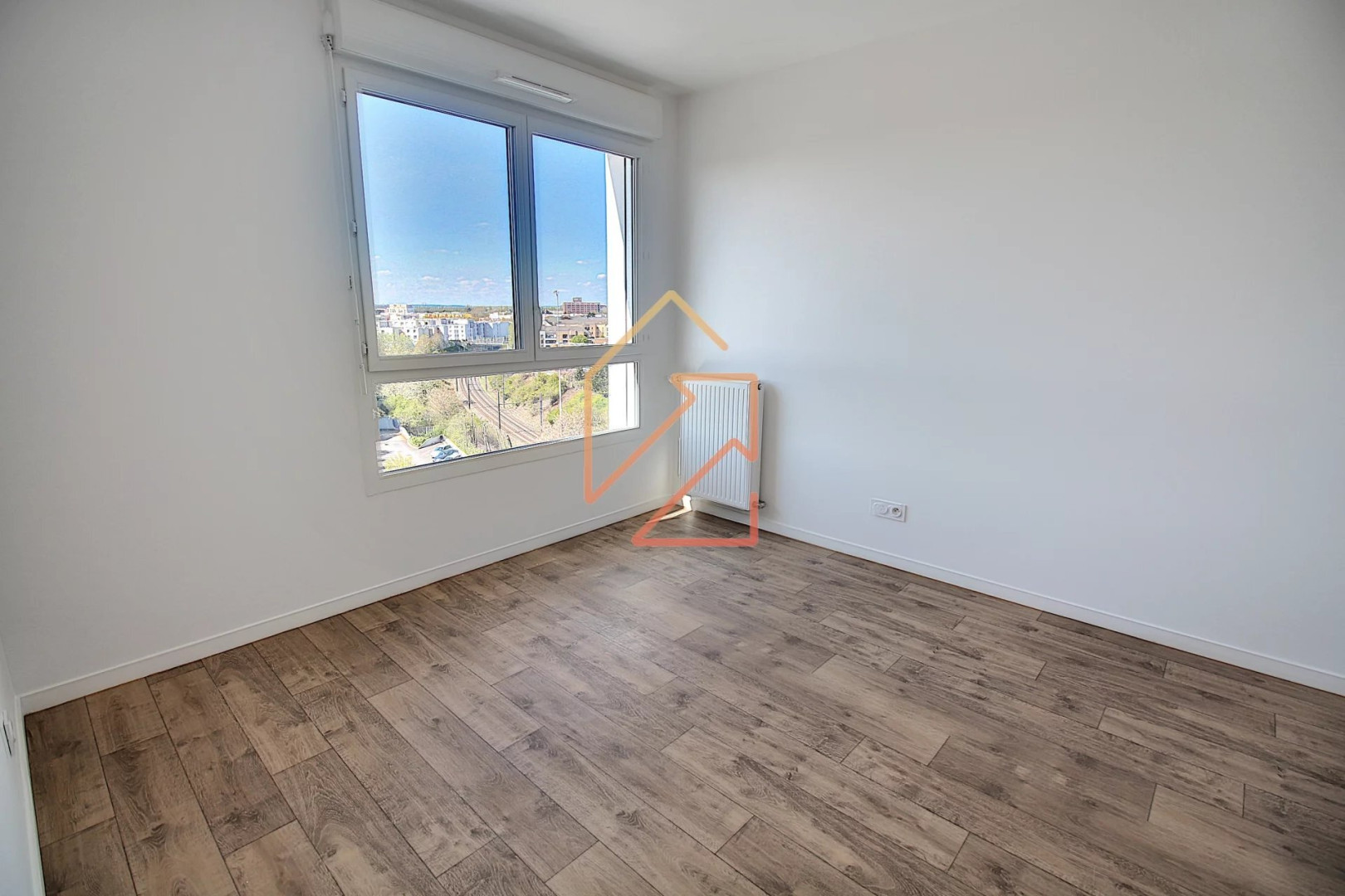 
                                                Location
                                                 Appartement 2 pièces 37m²  avec parking