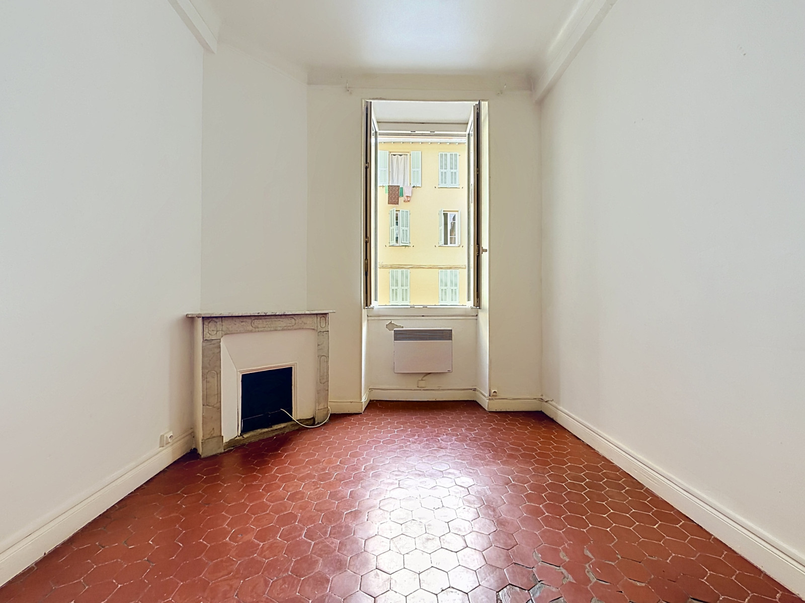 
                                                Vente
                                                 Appartement  - 2 pièces  - 39.59 m²