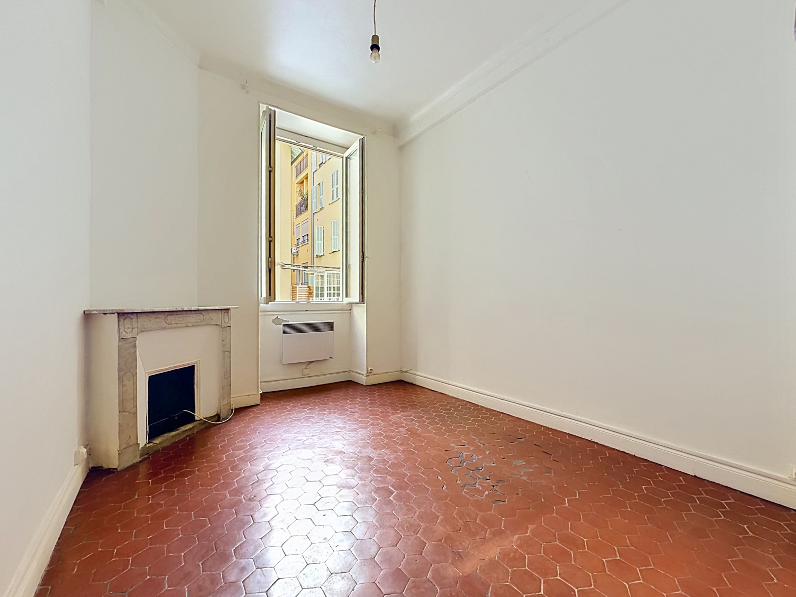 
                                                Vente
                                                 Appartement  - 2 pièces  - 39.59 m²