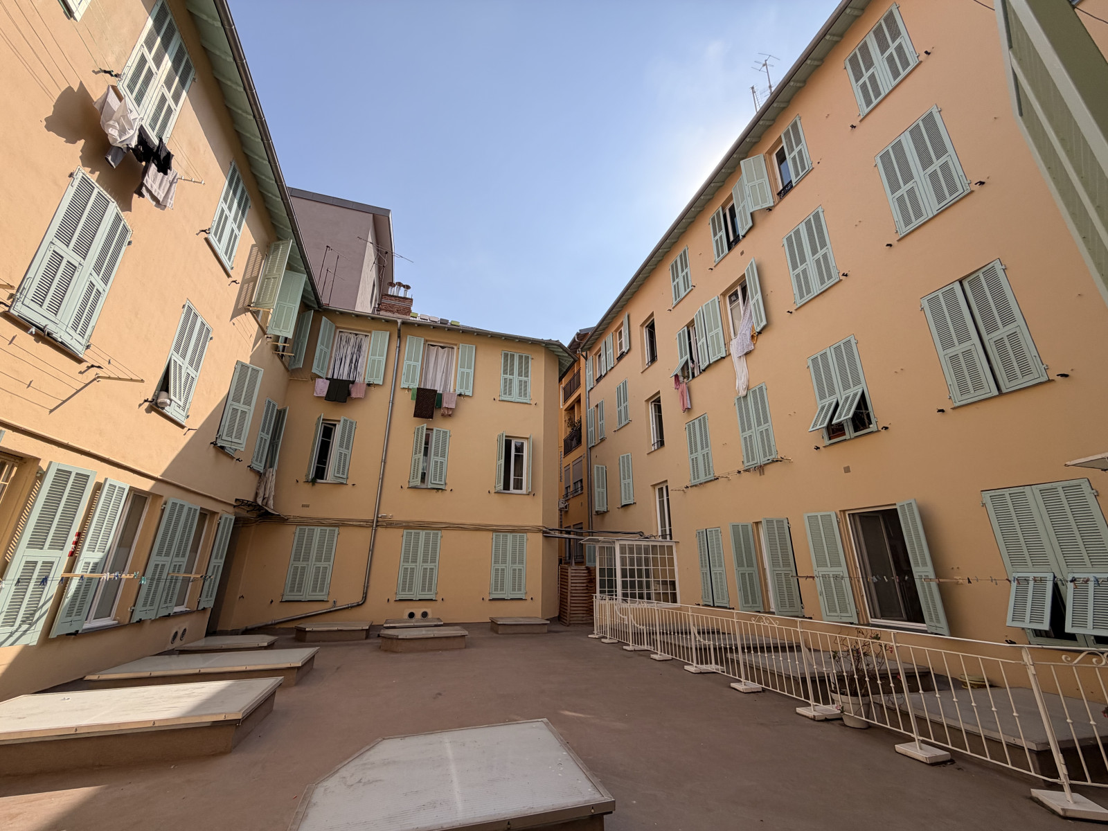 
                                                Vente
                                                 Appartement  - 2 pièces  - 39.59 m²