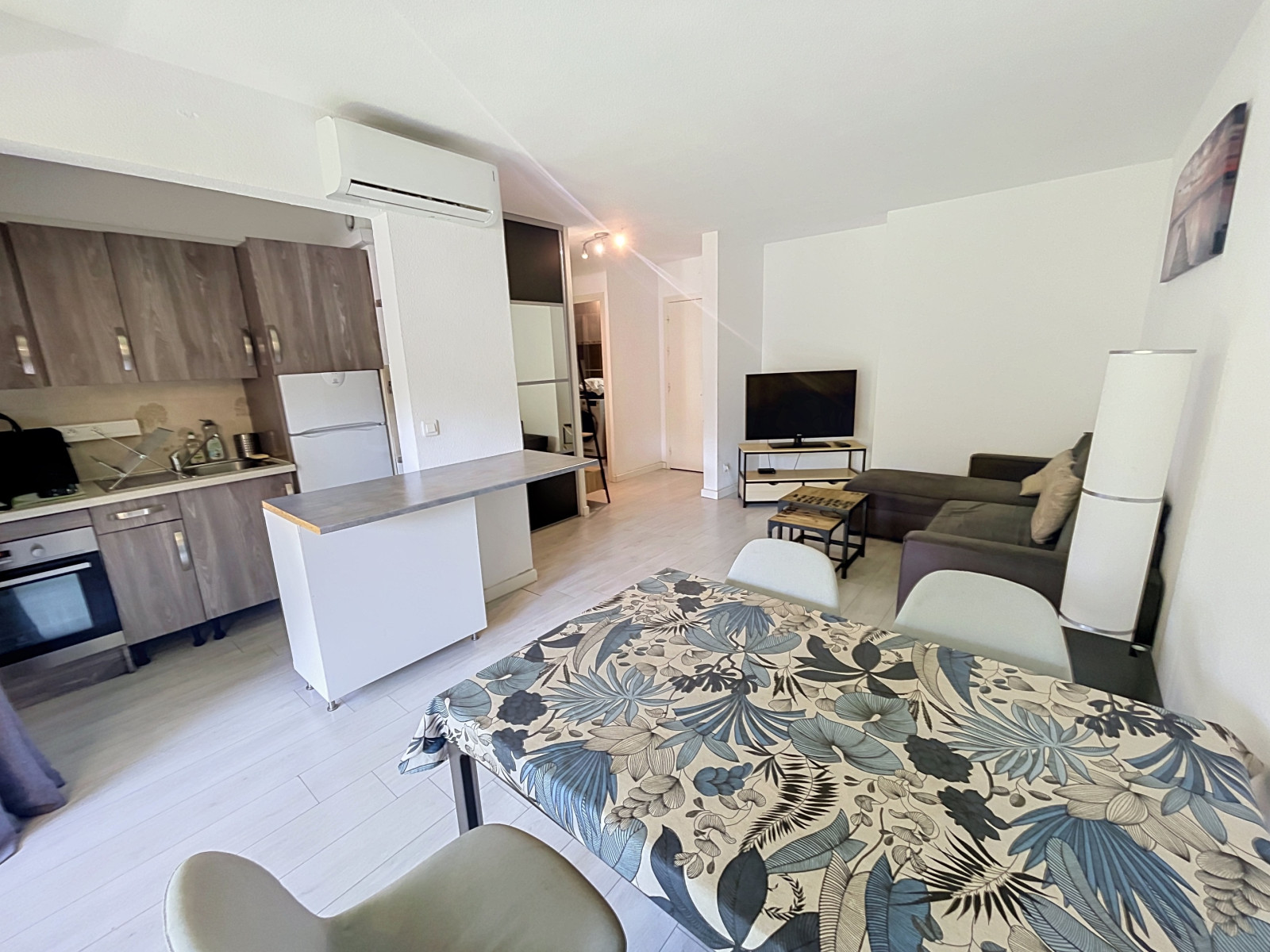 
                                                Location
                                                 Appartement  - 2 pièces  - 39.93 m²