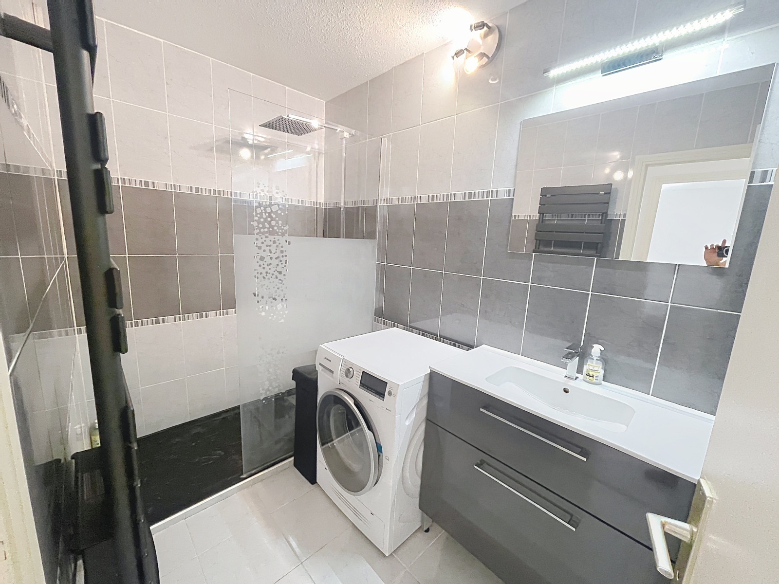 
                                                Location
                                                 Appartement  - 2 pièces  - 39.93 m²