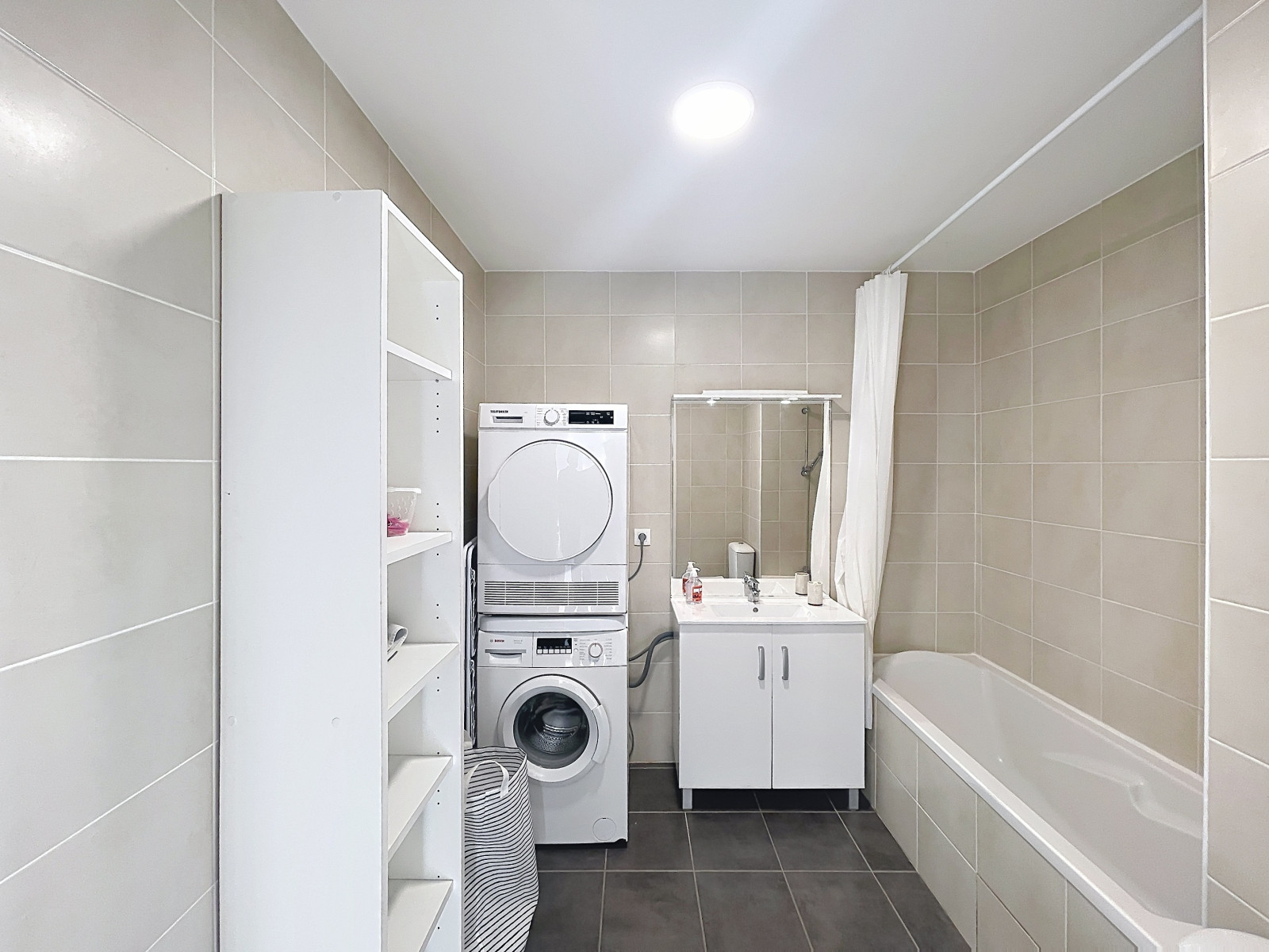 
                                                Location
                                                 Appartement  - 2 pièces  - 40.41 m²