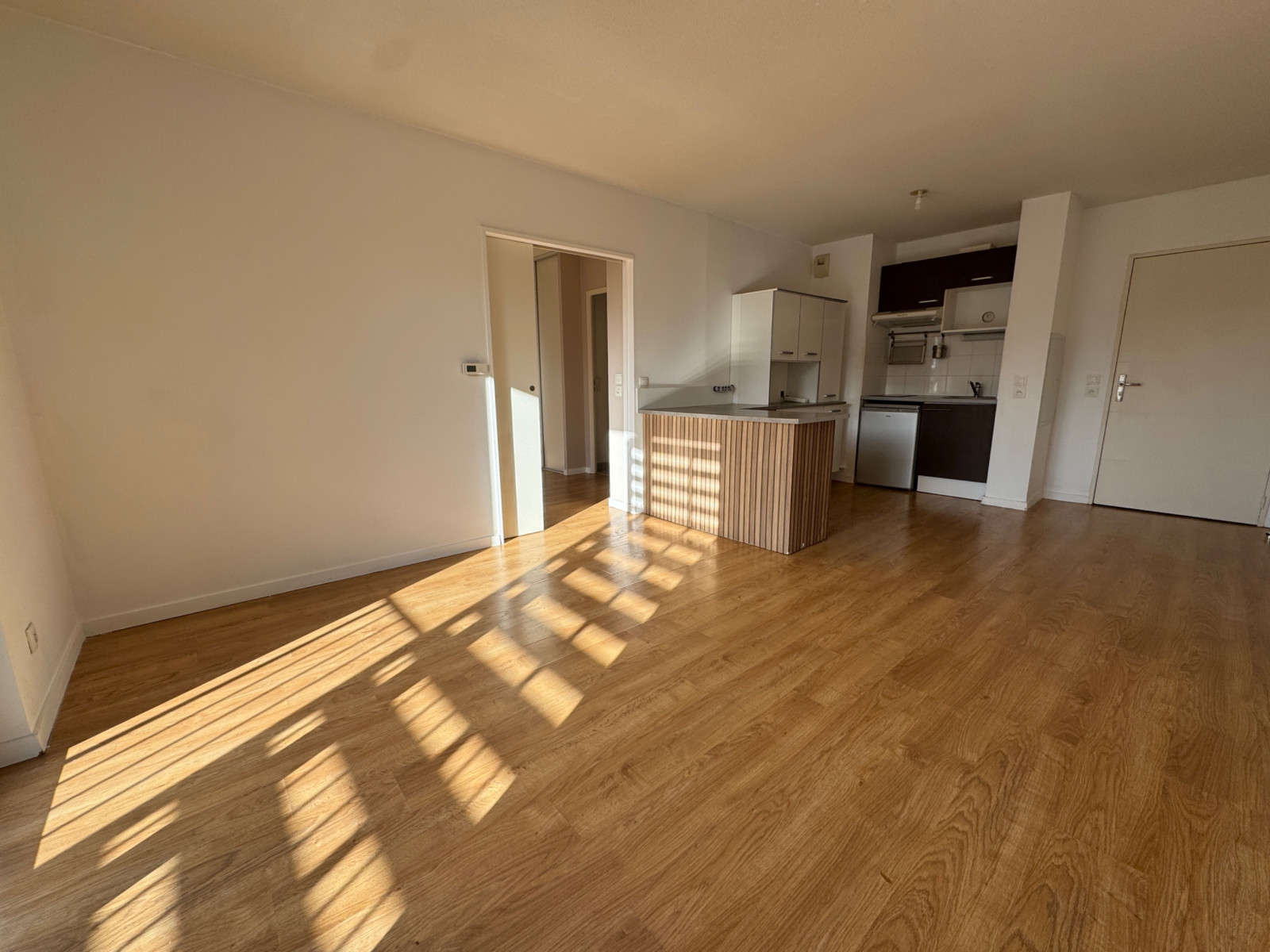 
                                                Vente
                                                 Appartement 2 pièces - 41m2 - Parking & Balcon