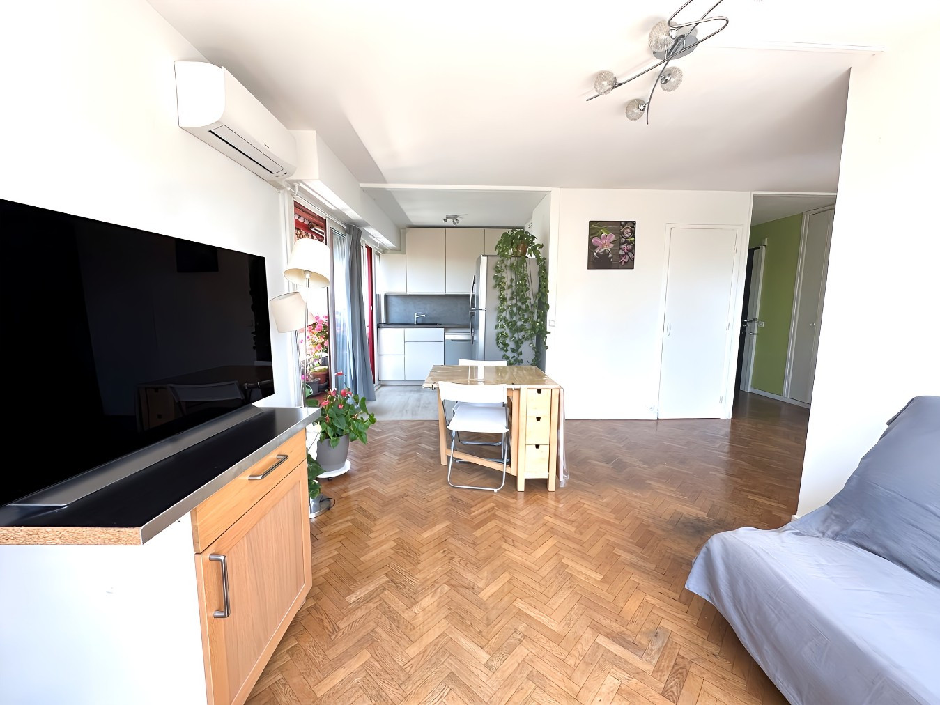 
                                                Vente
                                                 Appartement 2 pièces 42m²