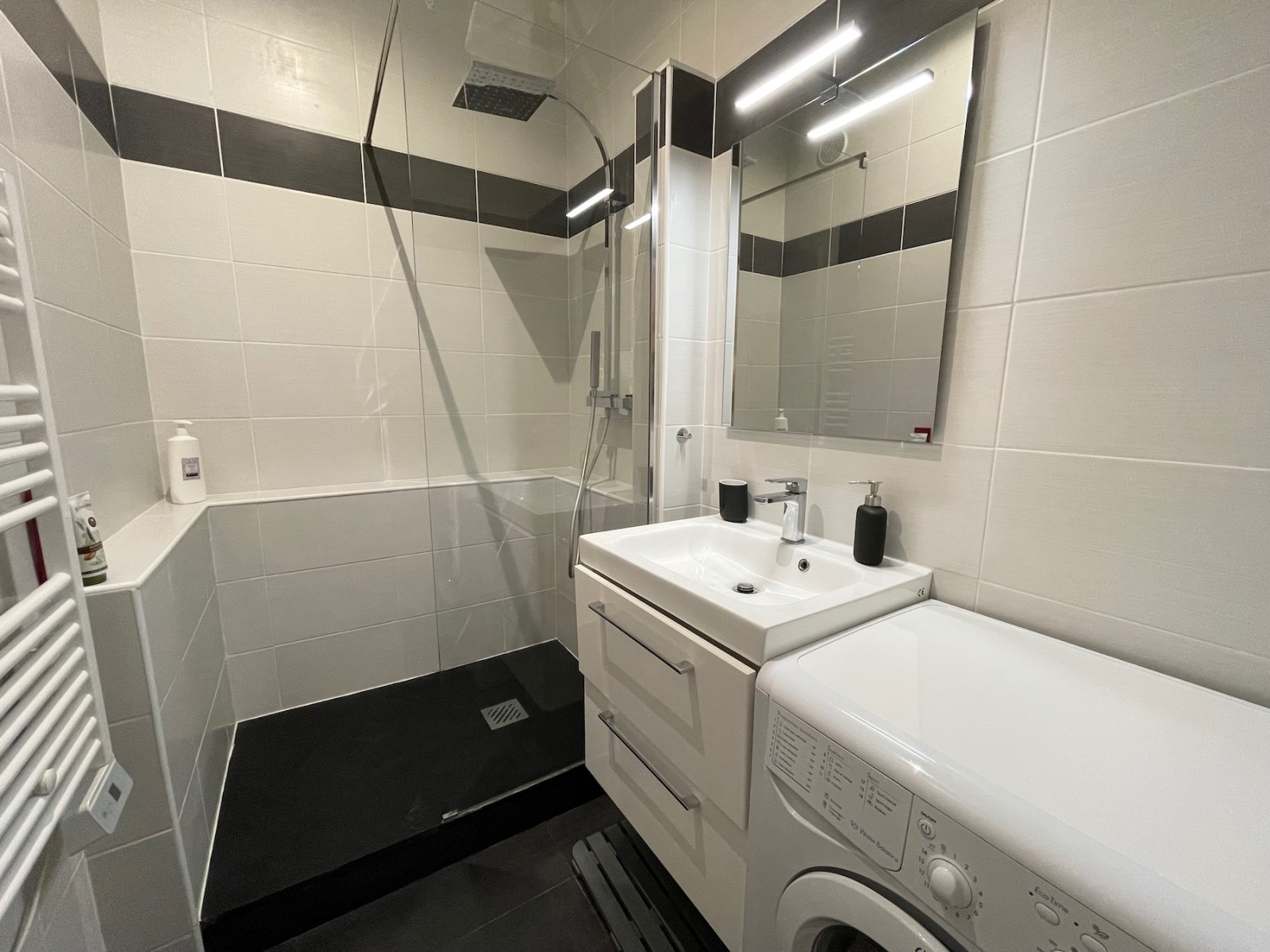 
                                                Vente
                                                 Appartement 2 pièces - 42m2 - Saint Pierre