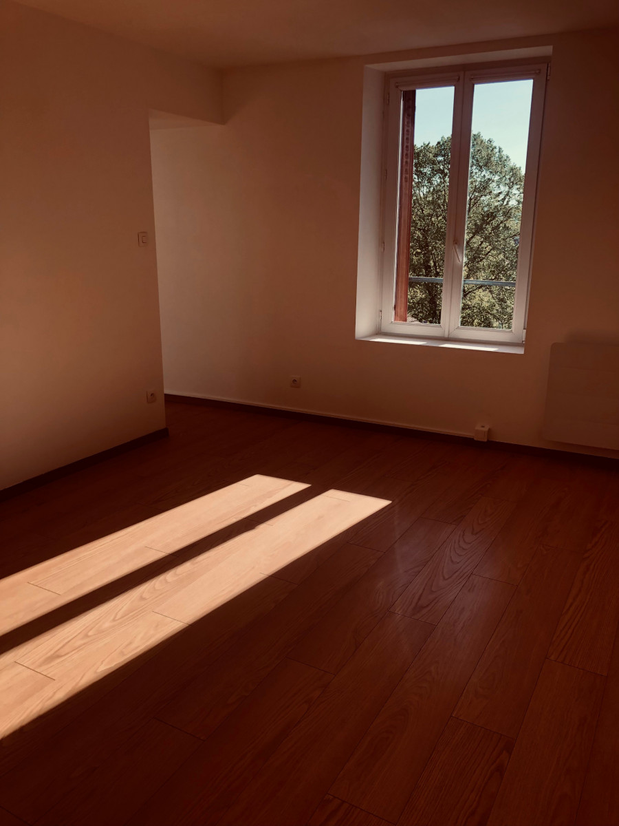 
                                                Location
                                                 Appartement 2 pièces 45m² meublé