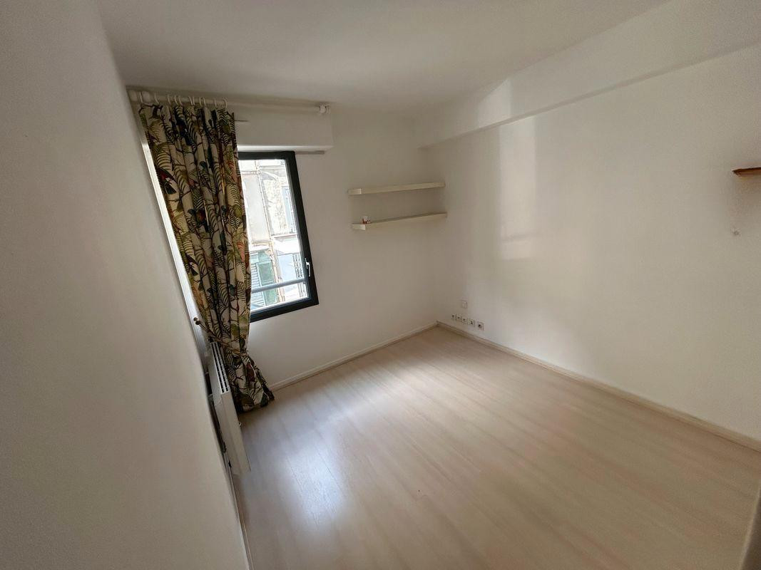 
                                                Location
                                                 Appartement 2 pièces - 48 m²- Paris 14e - Calme