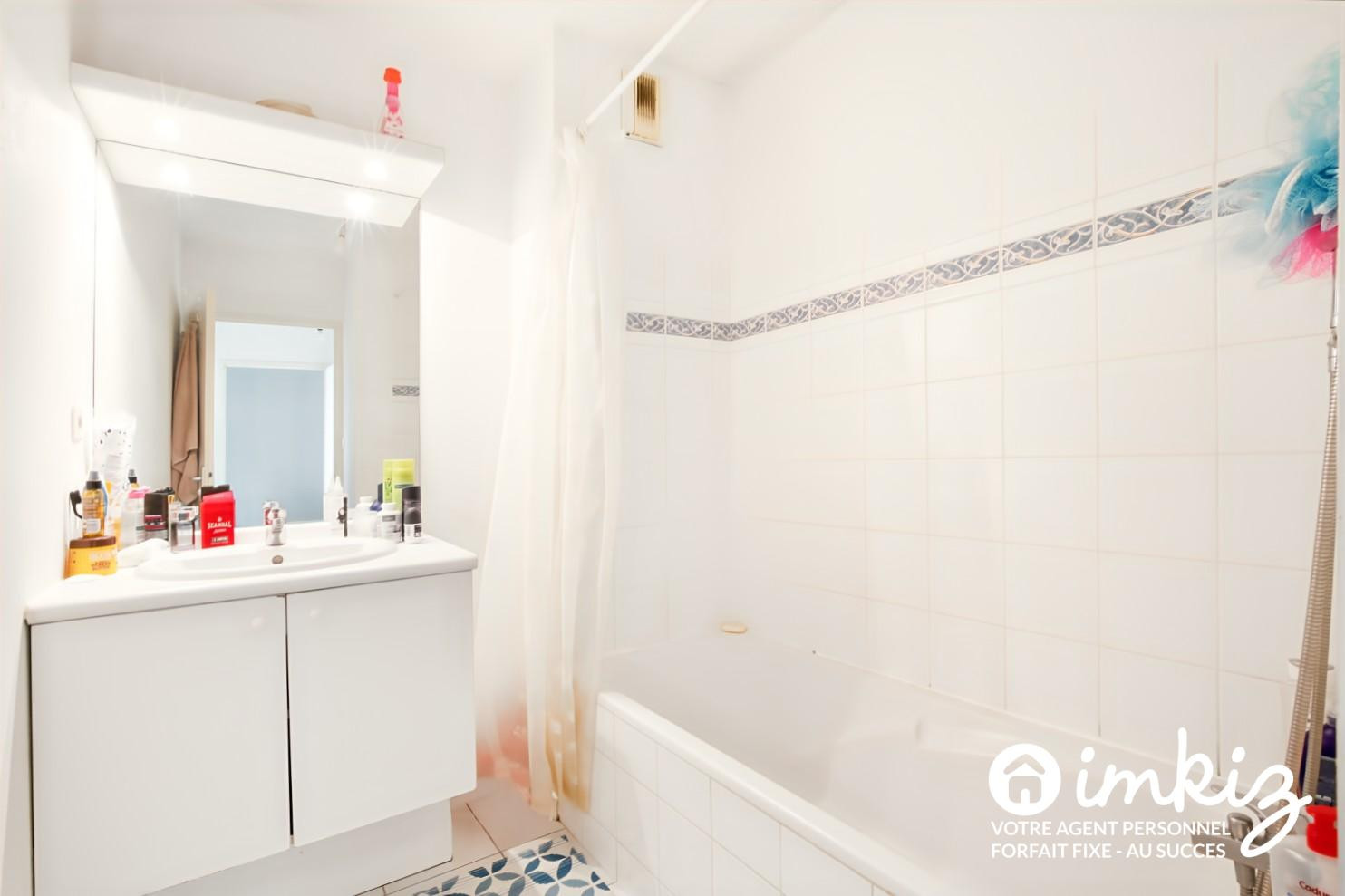 
                                                Vente
                                                 Appartement 2 pièces 50 m2 parking piscine