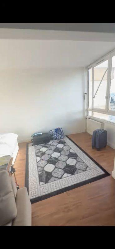 
                                                Location
                                                 Appartement 2 pièces 50m2 porte de la Villette