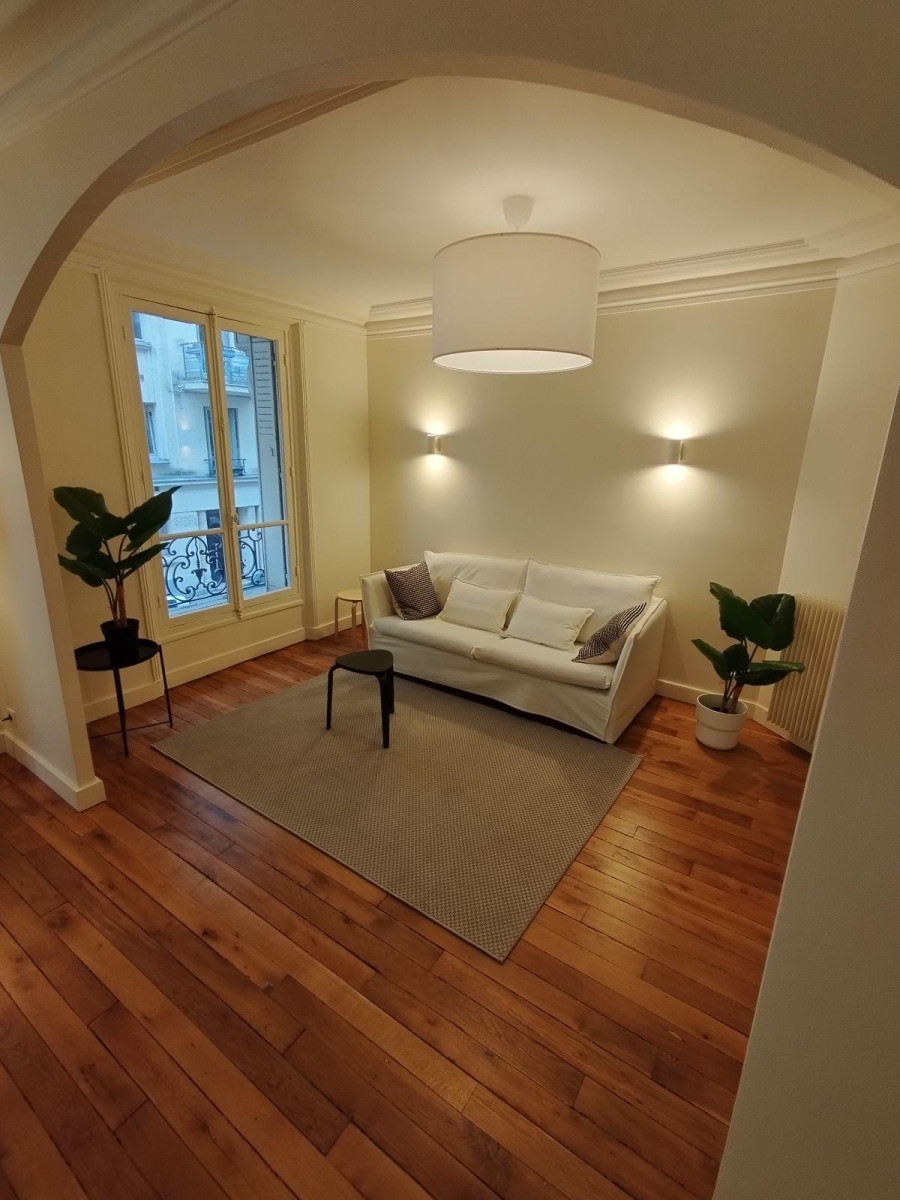 
                                                Location
                                                 Appartement 2 pièces 56 m² - meublé - Mairie 18e