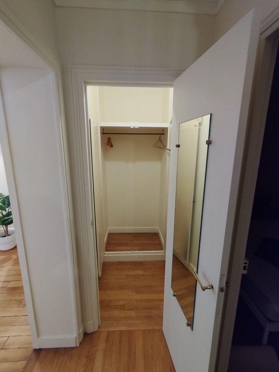 
                                                Location
                                                 Appartement 2 pièces 56 m² - meublé - Mairie 18e