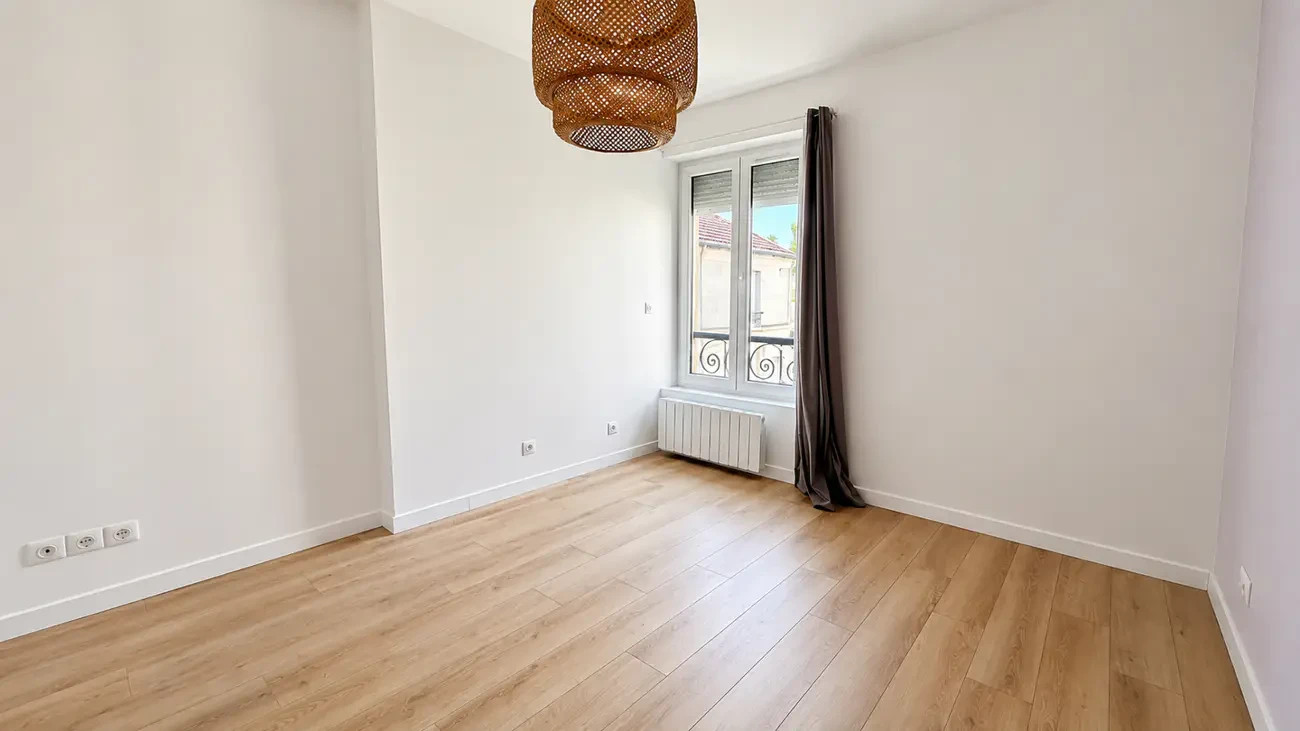 
                                                Vente
                                                 Appartement 2 pièces 56m² avec cave