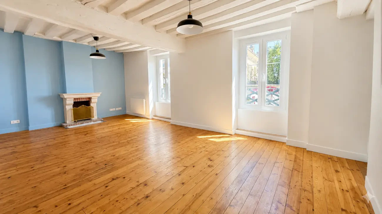 
                                                Vente
                                                 Appartement 2 pièces 56m² avec cave