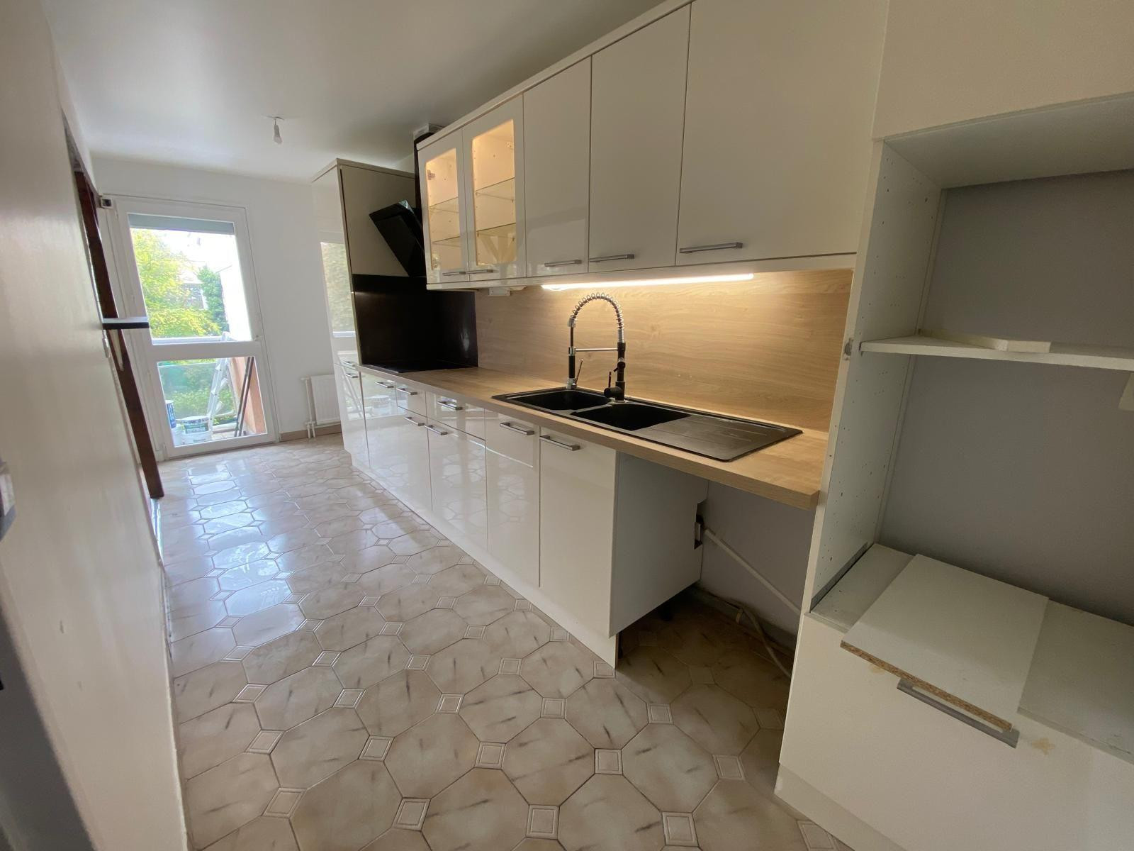 
                                                Location
                                                 APPARTEMENT 2 PIECES 56M2