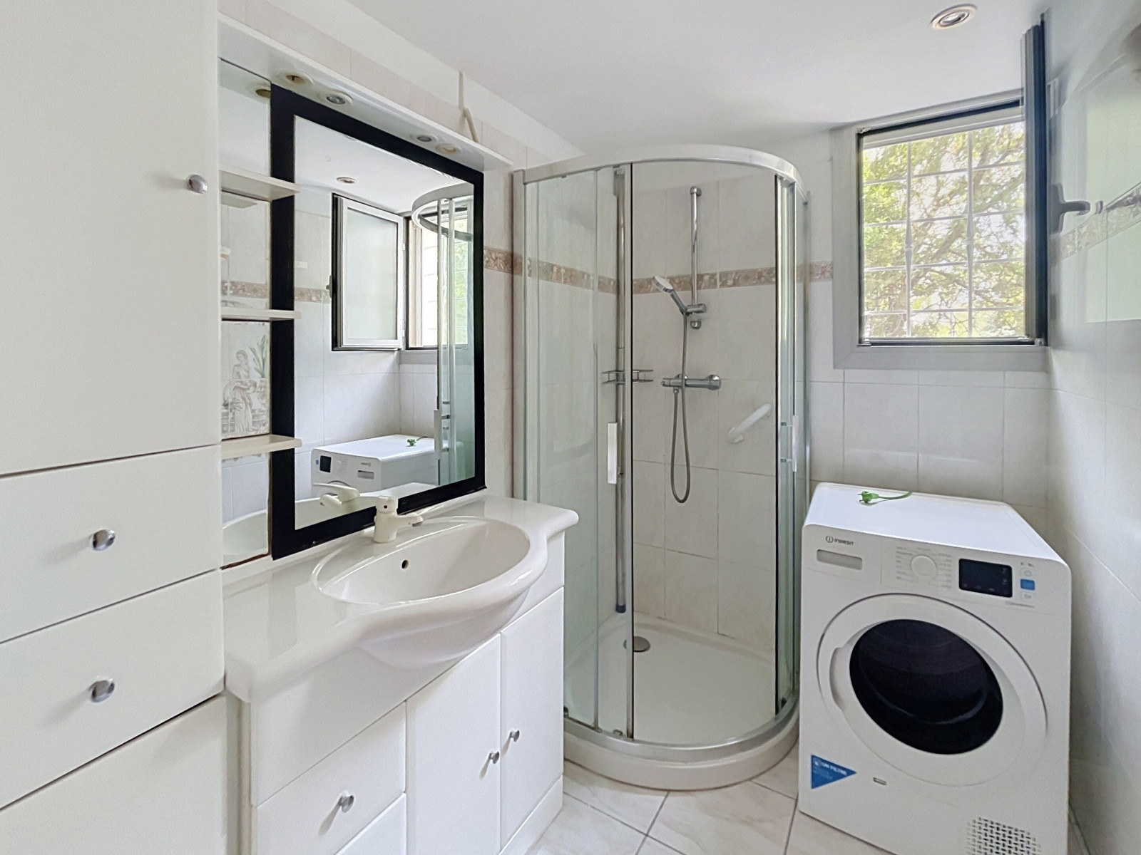 
                                                Location
                                                 Appartement  - 2 pièces  - 65.16 m²
