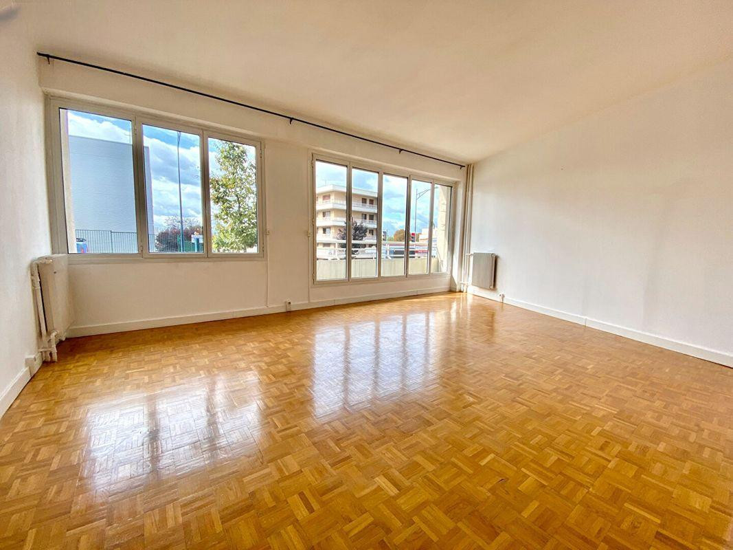 
                                                Location
                                                 Appartement 2 pièces 66 m²