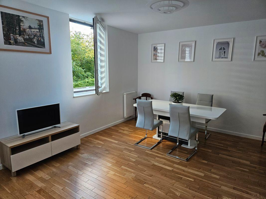 
                                                Location
                                                 Appartement 2 pièces à louer
