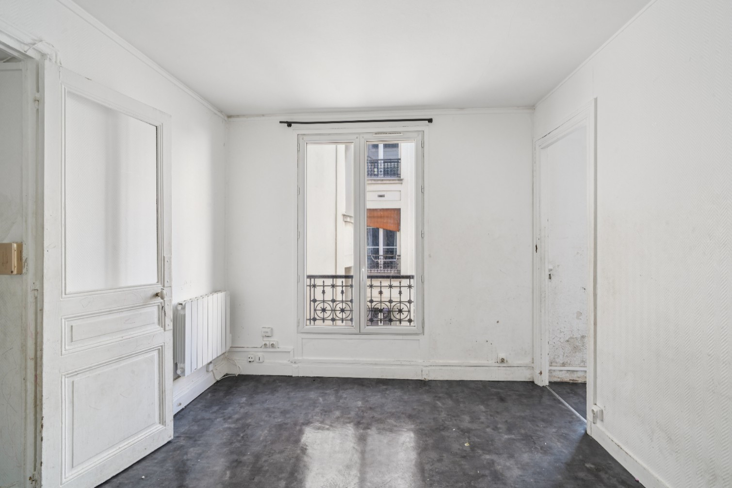 
                                                Vente
                                                 Appartement 2 pièces à rénover - Paris 17e