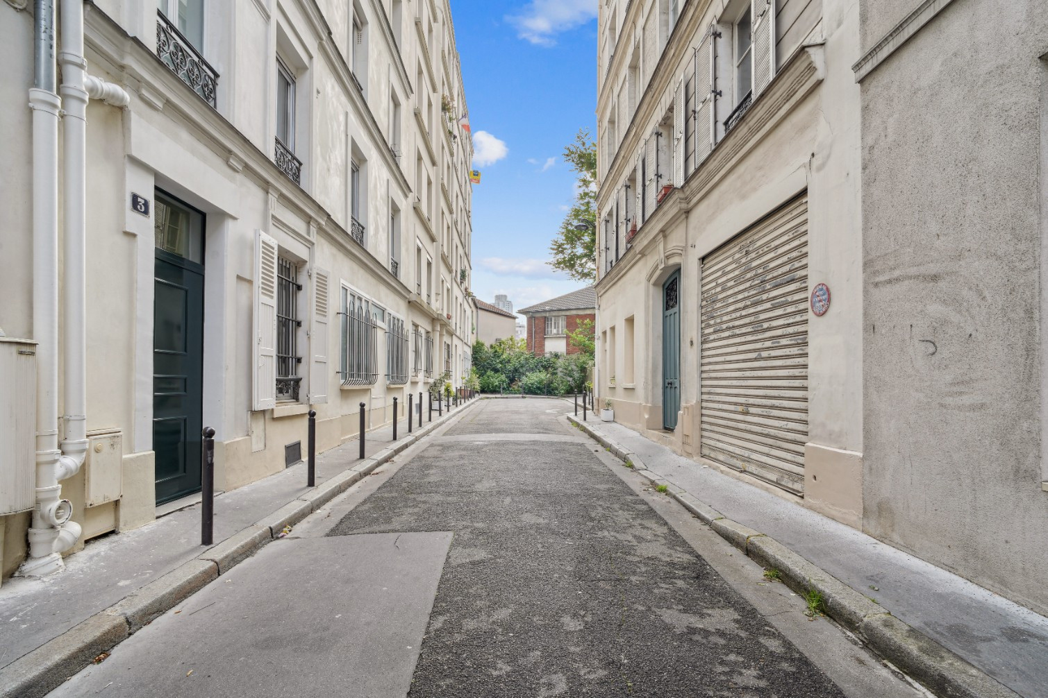 
                                                Vente
                                                 Appartement 2 pièces à rénover - Paris 18e