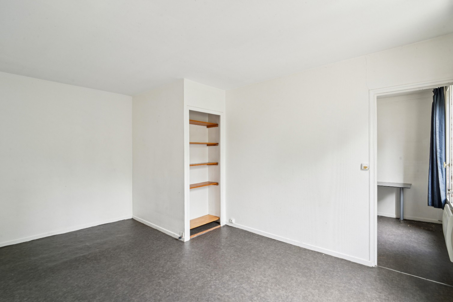 
                                                Vente
                                                 Appartement 2 pièces à rénover - Paris 18e