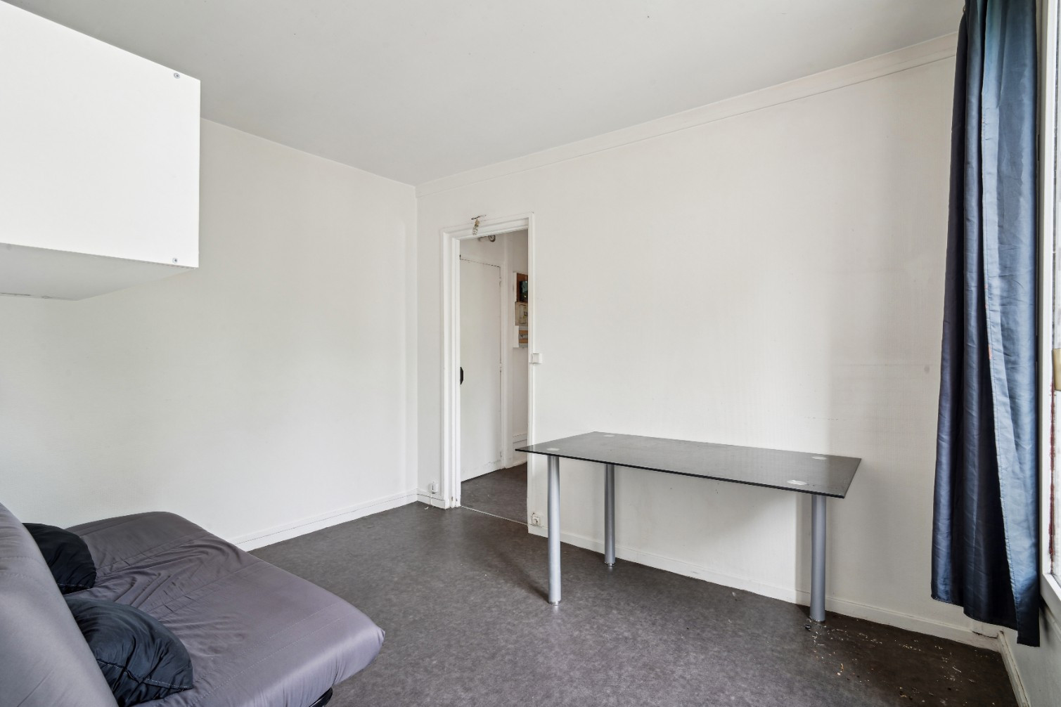 
                                                Vente
                                                 Appartement 2 pièces à rénover - Paris 18e