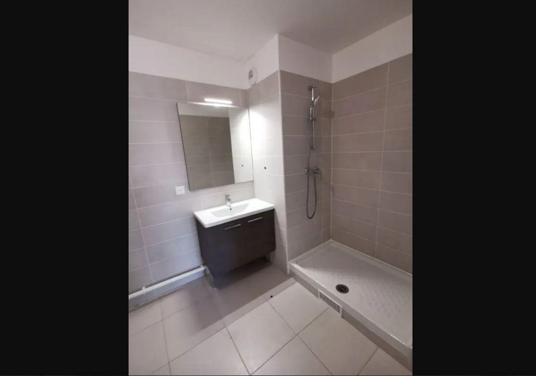 
                                                Location
                                                 Appartement 2 pièces à Suresnes
