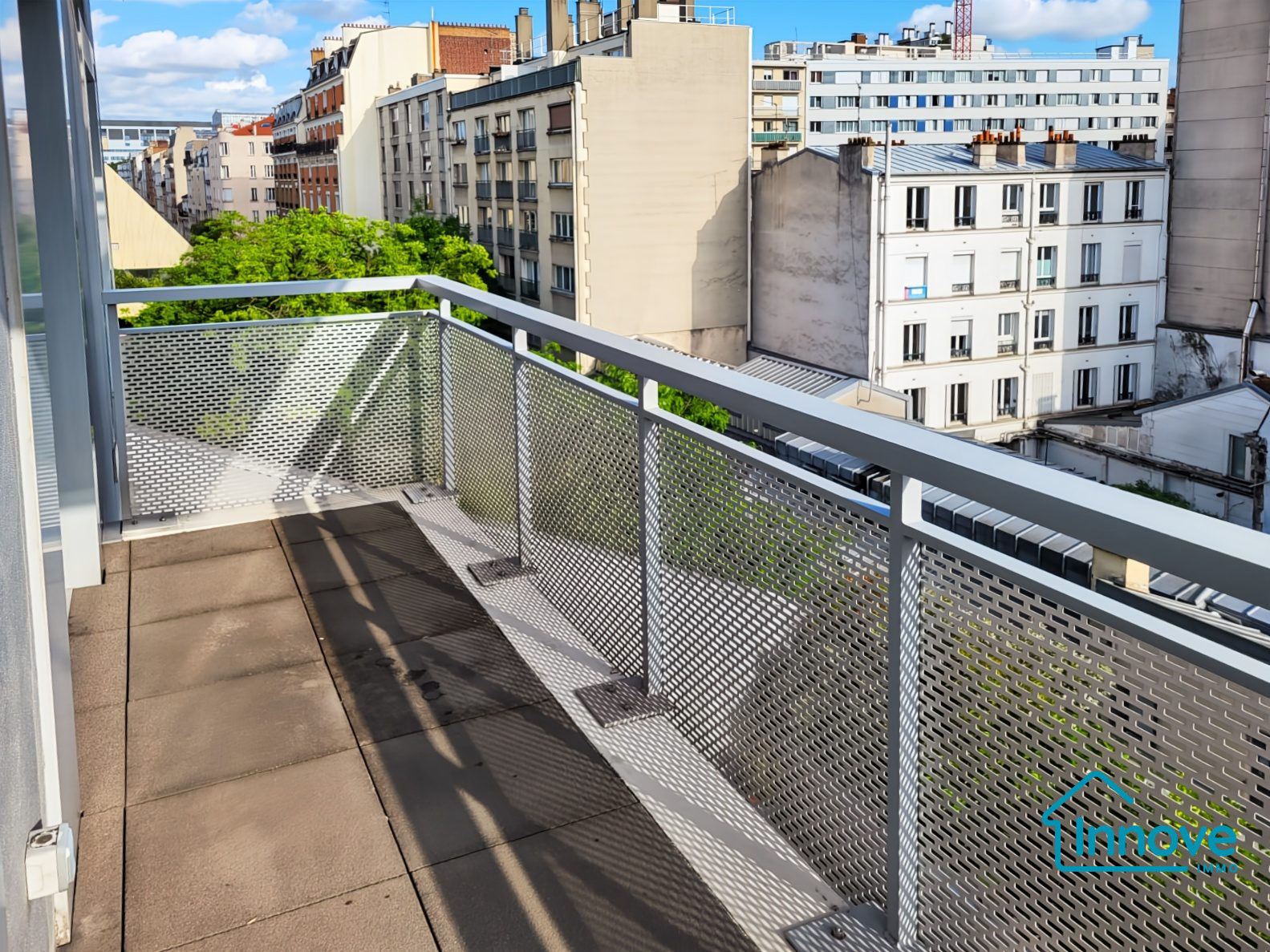 
                                                Vente
                                                 Appartement 2 pièces à vendre - Paris 14 - Balcon