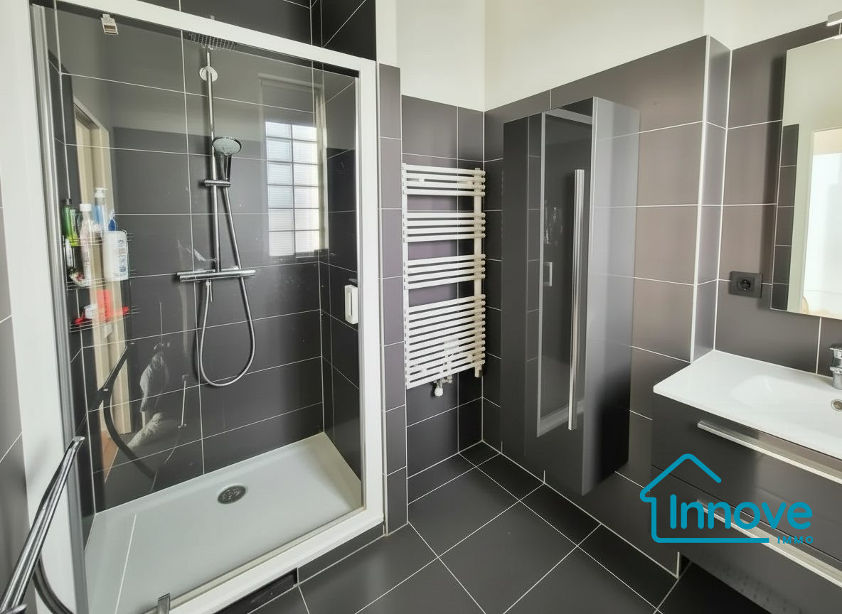 
                                                Vente
                                                 Appartement 2 pièces à vendre - Paris 14 - Balcon
