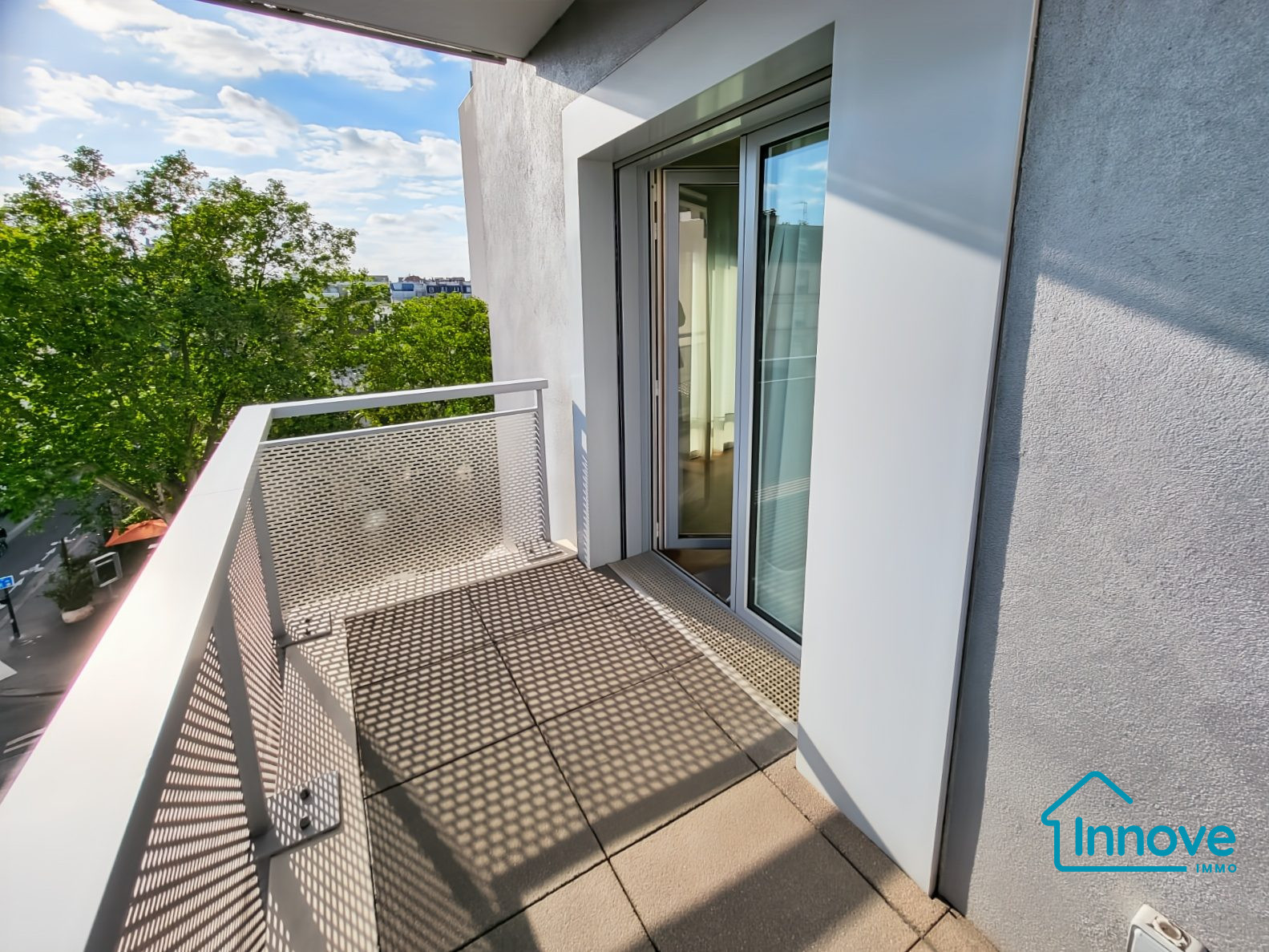 
                                                Vente
                                                 Appartement 2 pièces à vendre - Paris 14 - Balcon