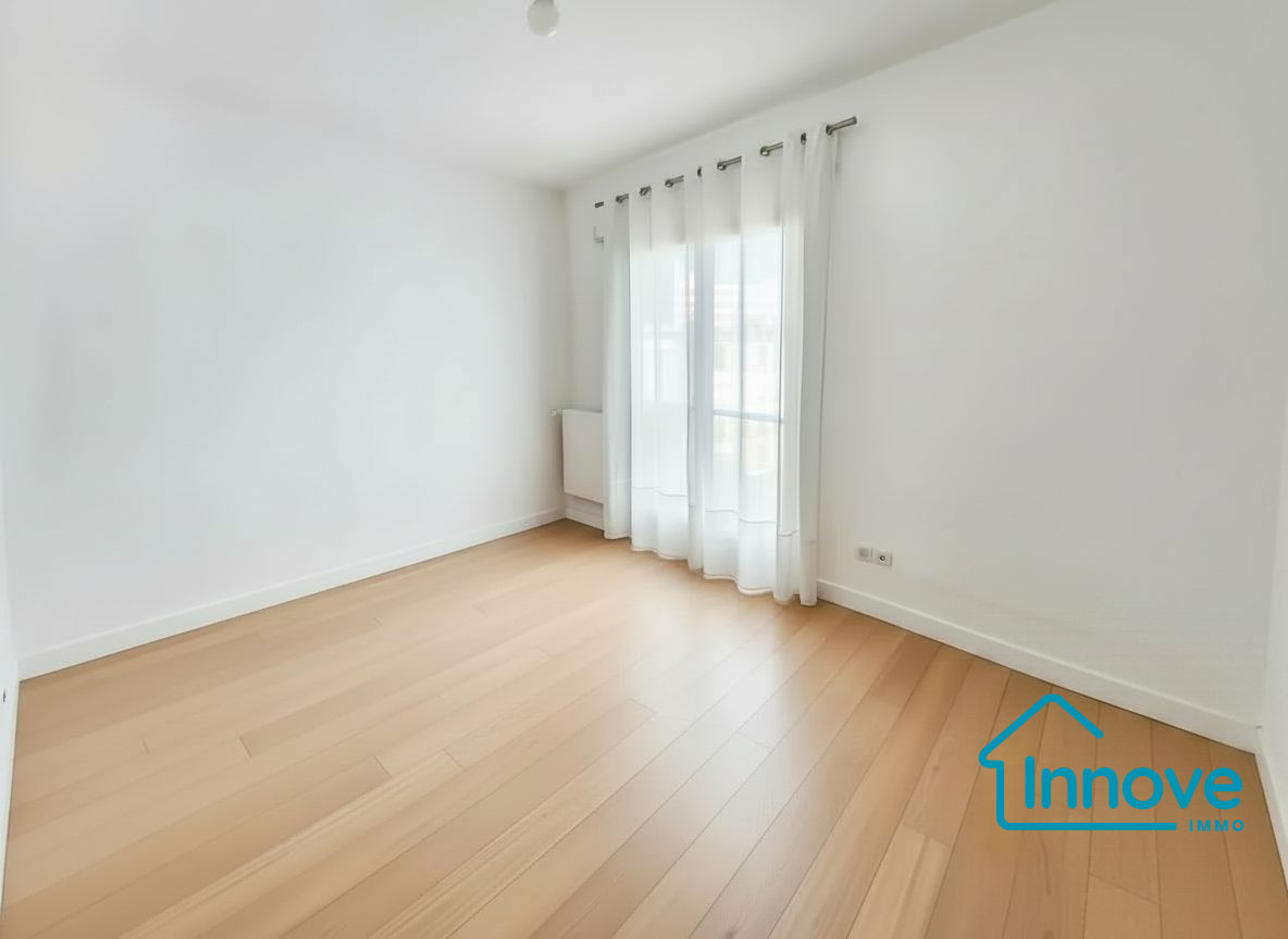 
                                                Vente
                                                 Appartement 2 pièces à vendre - Paris 14 - Balcon