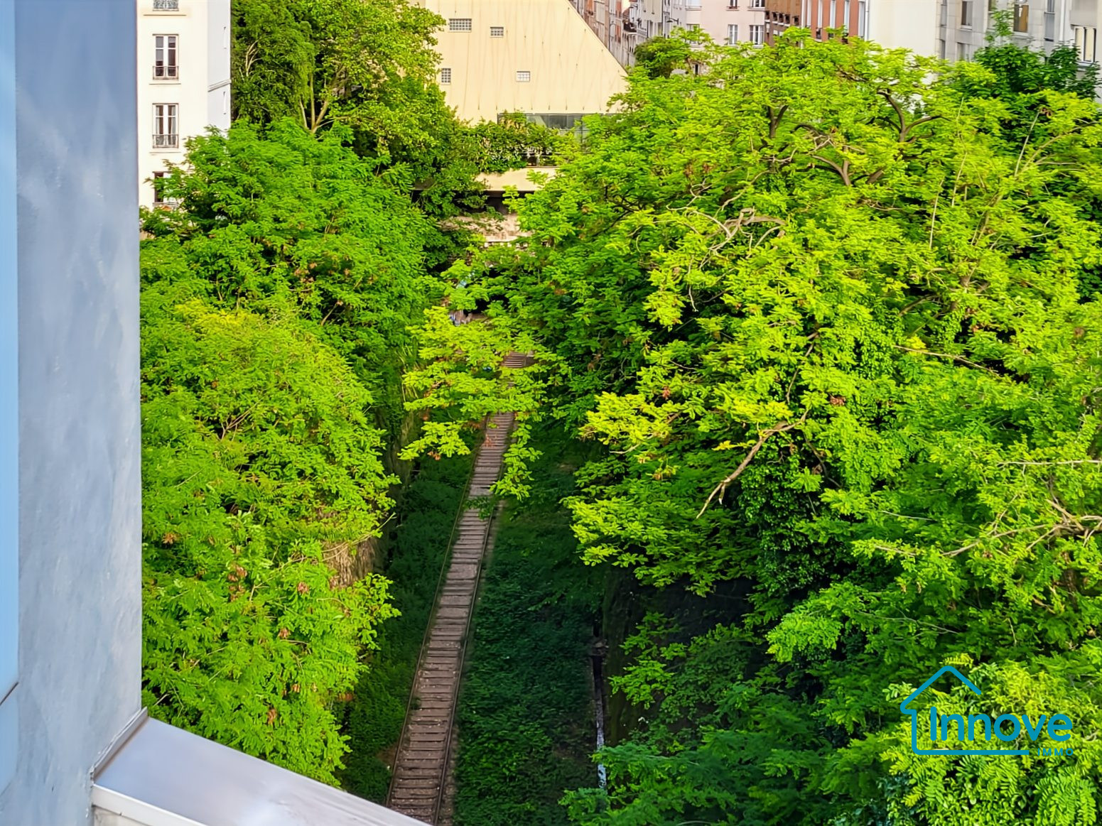 
                                                Vente
                                                 Appartement 2 pièces à vendre - Paris 14 - Balcon
