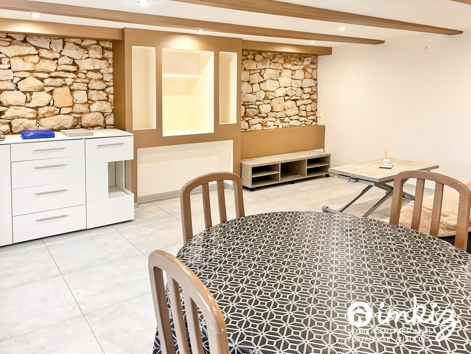
                                                Vente
                                                 Appartement 2 pièces atypiques, entièrement rénove