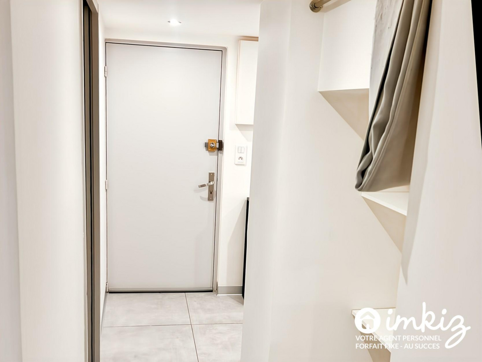 
                                                Vente
                                                 Appartement 2 pièces atypiques, entièrement rénove