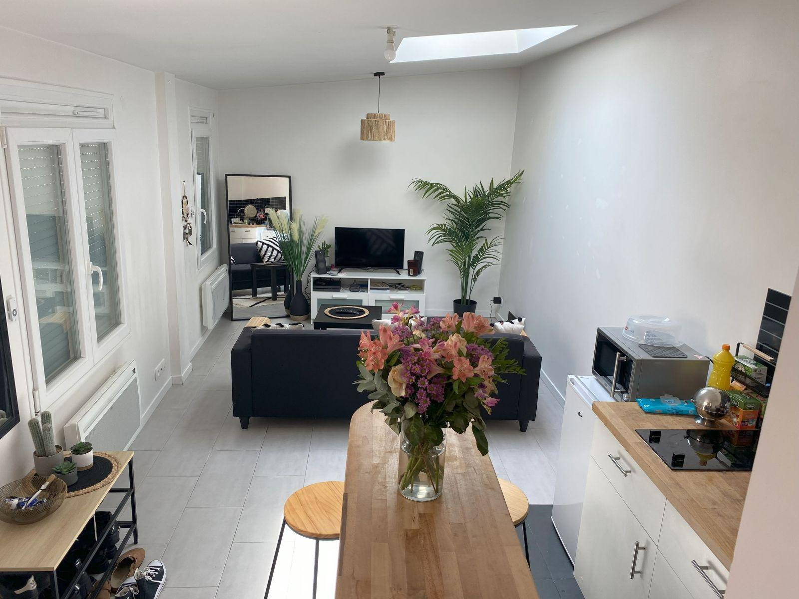 
                                                Location
                                                 Appartement 2 pièces au calme centre ville Orléans