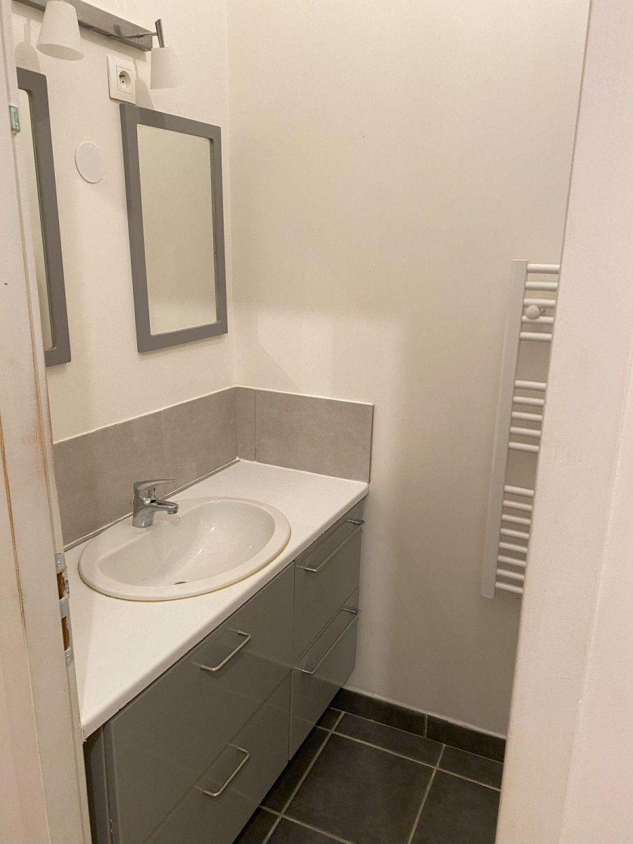 
                                                Location
                                                 Appartement 2 pièces au calme centre ville Orléans