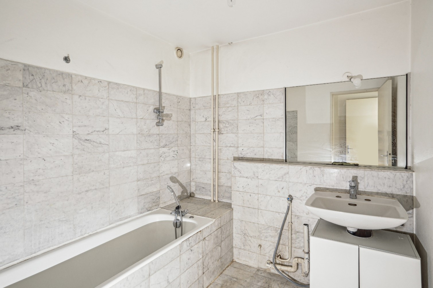 
                                                Vente
                                                 Appartement 2 pièces avec balcon - Paris 5 ème
