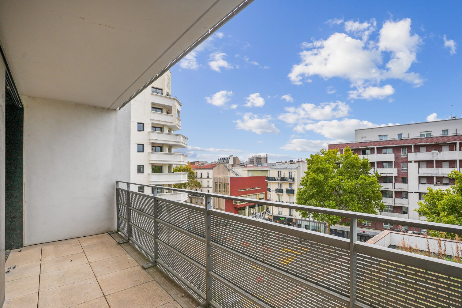 
                                                Vente
                                                 Appartement 2 pièces avec balcon - Saint-Ouen