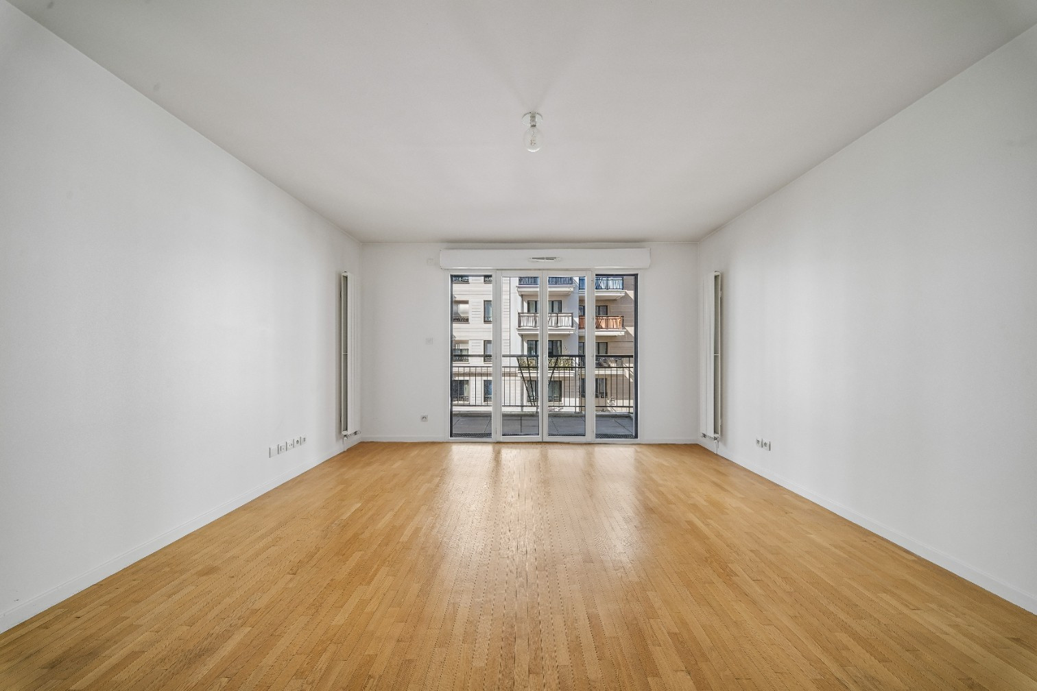
                                                Vente
                                                 Appartement 2 pièces avec balcon - Suresnes