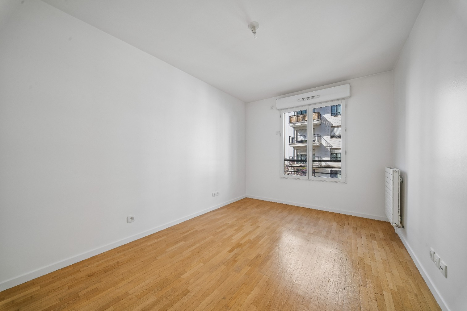 
                                                Vente
                                                 Appartement 2 pièces avec balcon - Suresnes